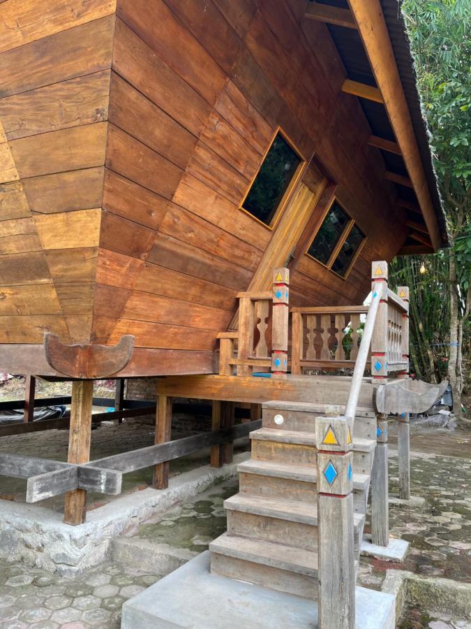 Para Para Cafe & Cottage Berastagi Exterior foto